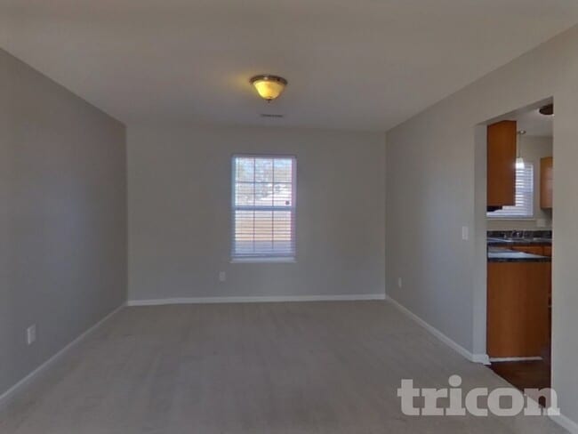 Photo - 732 Elderberry Ln