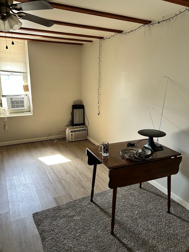 Photo - 324 Washington St Unidad B