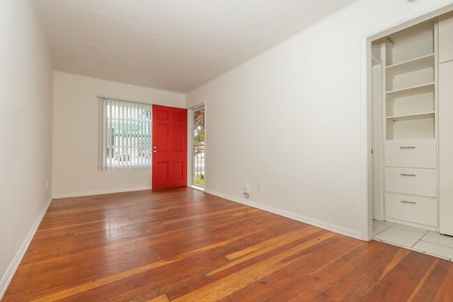 Photo - Charming 2 bed /1 Bath Duplex in Pacific Beach 8 Blocks From the Ocean! Unit 1475