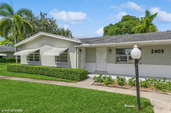 Building Photo - 2403 Lowson Blvd Unit fairway condo