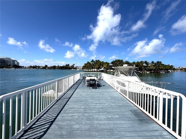 Photo - 4710 Pine Tree Dr Unidad 32