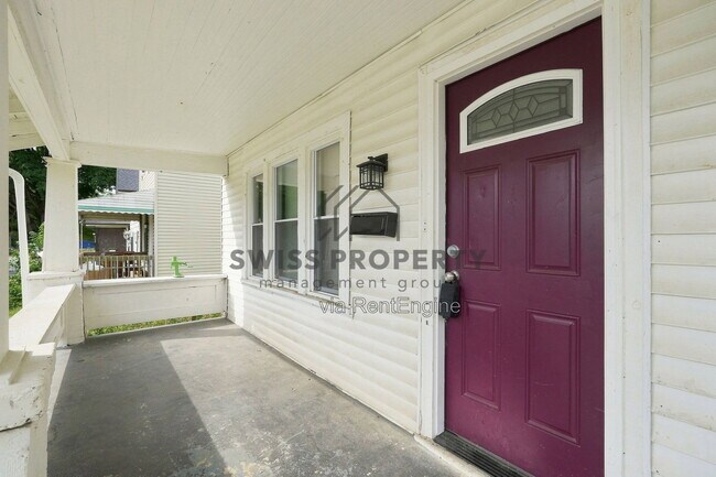 427 S Ogden Ave