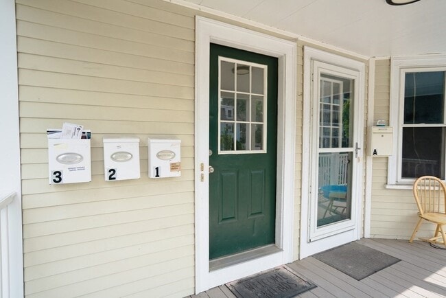 Photo - 315 Lafayette St Unidad 3