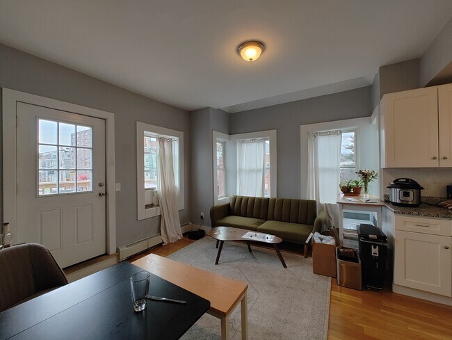 289 Beacon St Unit 1