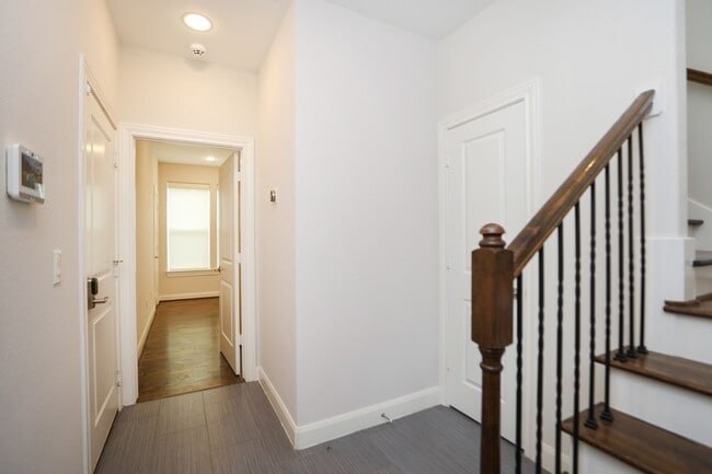 Photo - 2212 Stuart St