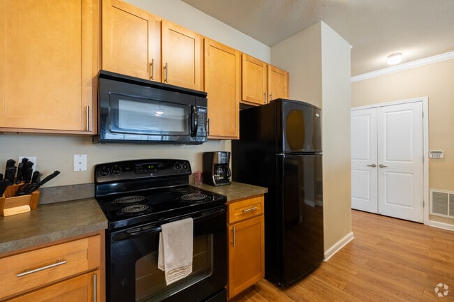 Waverly Station at the Highlands