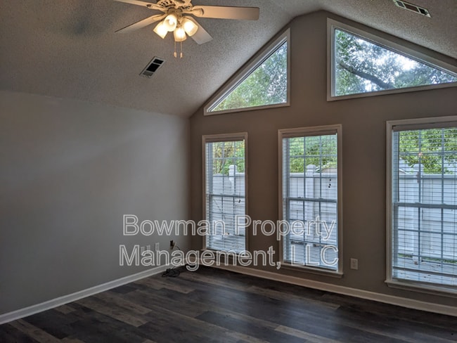 Photo - 145 Diamond Dr