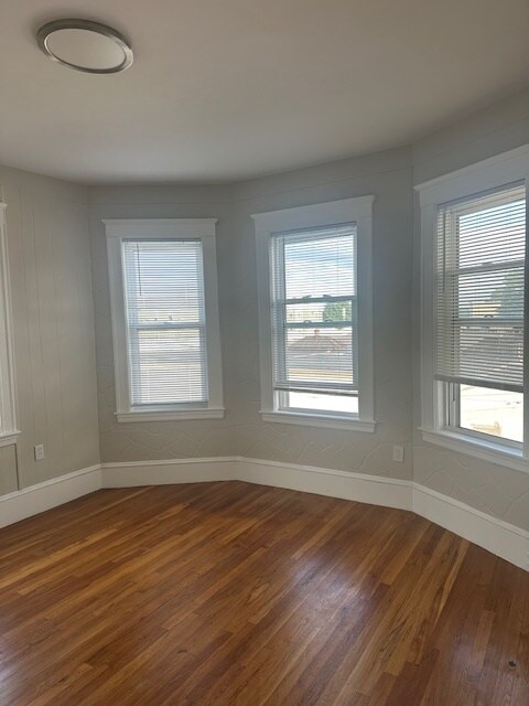 Building Photo - 11 Mora St Unit Mora Rental