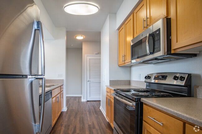 2BR, 2BA - The Cobblestone