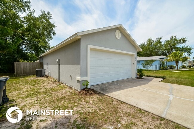 Photo - 528 Finch Ct