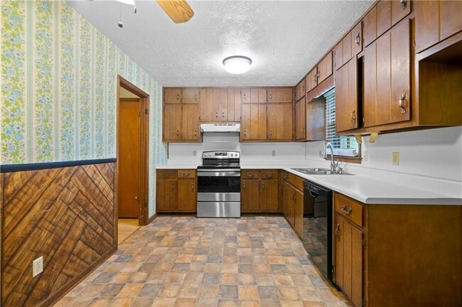 Photo - 1131 Lafayette Dr SW