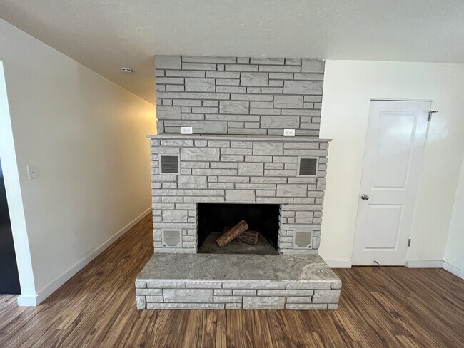Photo - 1826 S Pacific St