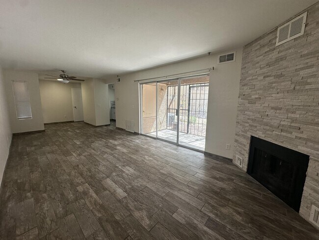 Photo - 2601 W Broadway Blvd