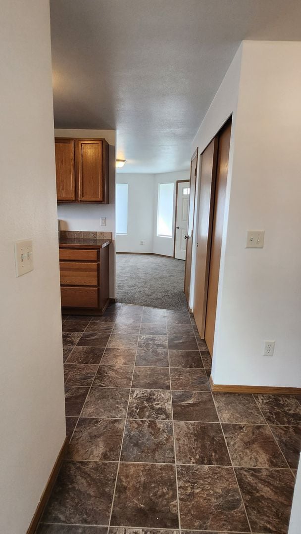 Building Photo - 2 bed 1 bath home in the country with park...