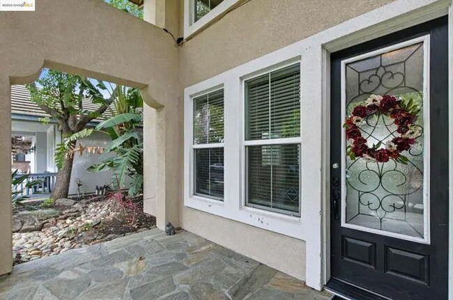 Photo - 145 Warhol Way