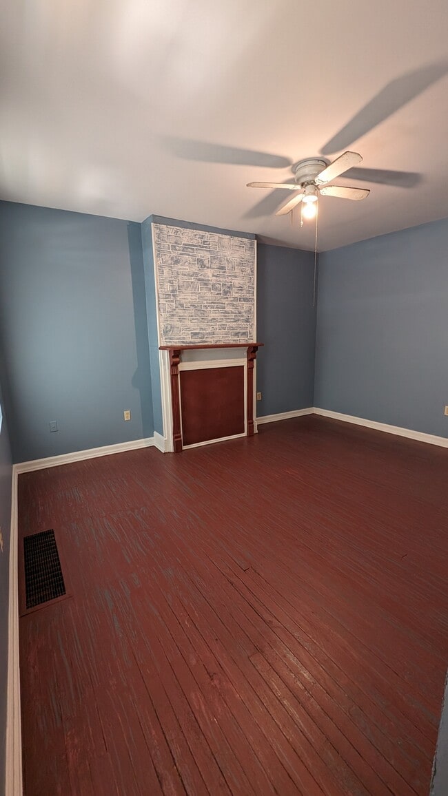 Photo - 443 Goethe St