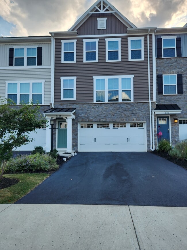 Building Photo - 3003 Olivetre Dr Rental