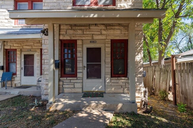 Photo - 1214 E 52nd St