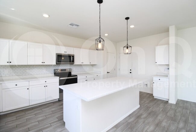 Photo - 621 E Elm Ln