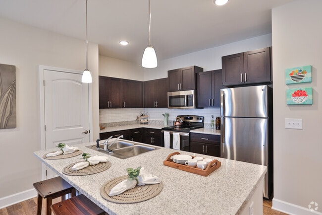 2BR, 2BA