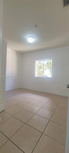 33 E 20th St Unit 203
