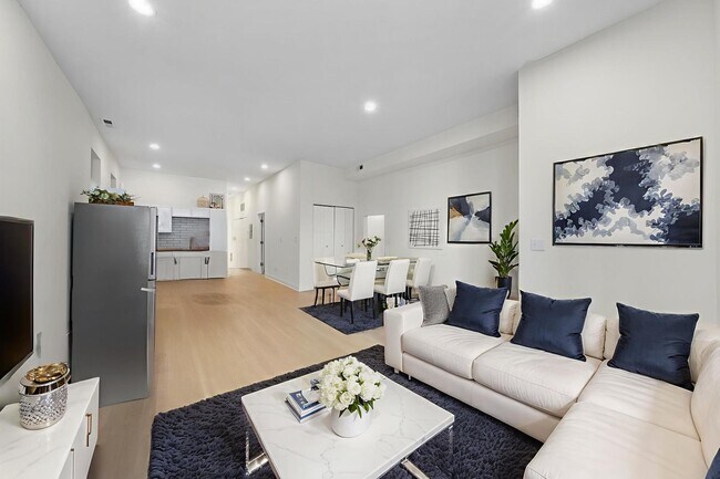 Photo - 3037 W Lexington St