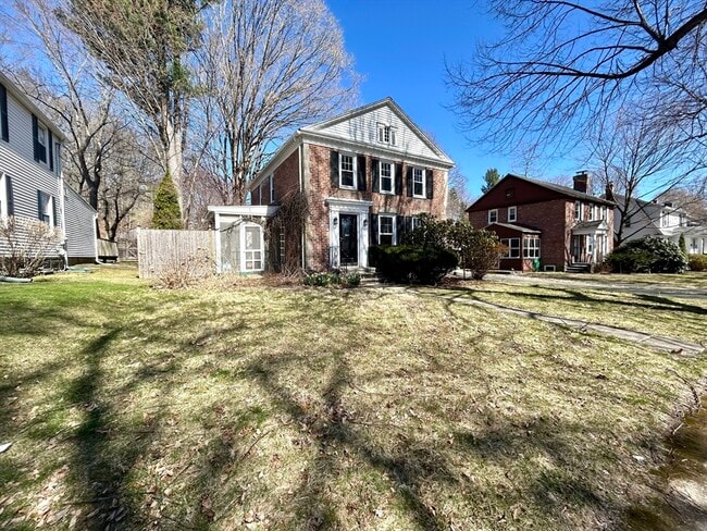 32 Wamsutta Ave