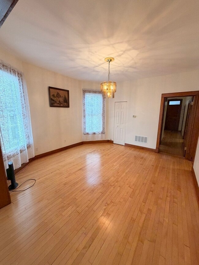 Photo - 2613 W Walton St