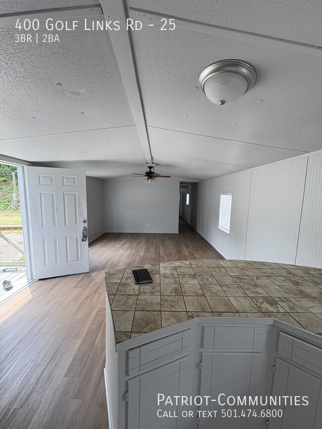 Photo - 400 Golf Links Rd