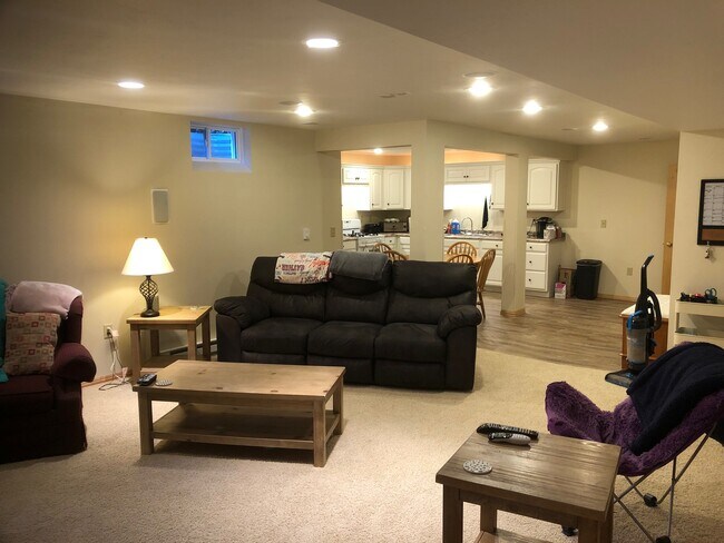 Living room - 4012 Buckeye Way Unit UWGB area apartment