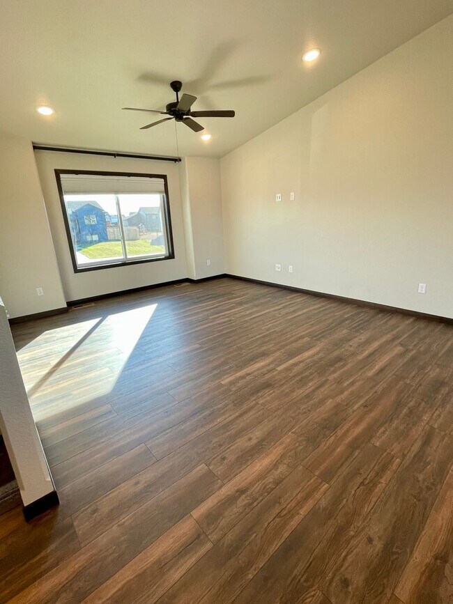 Photo - 4 Bedroom, 3 Bathroom with Office for Rent