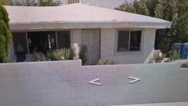 Photo - 61080 Azania Ave