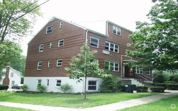 Photo - 119 N Campus Ave Apartments