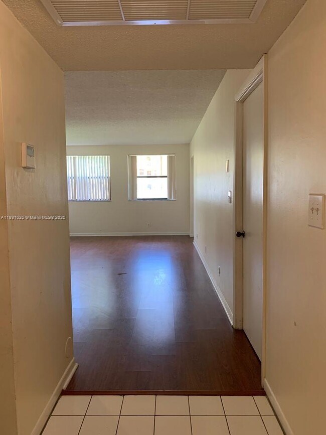 Photo - 8180 Geneva Ct Unidad 124