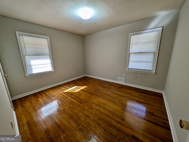 Photo - 170 Forest Rd