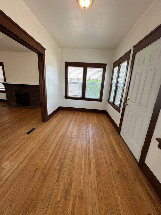 Photo - 2037 8th Ave