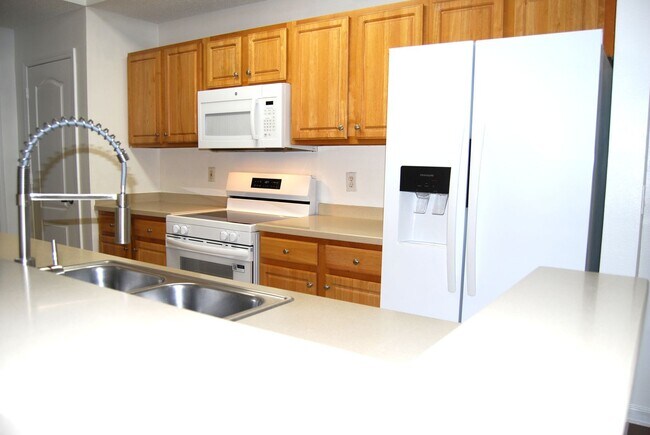 Photo - 3 Bedroom with Water View - Villanova at H...