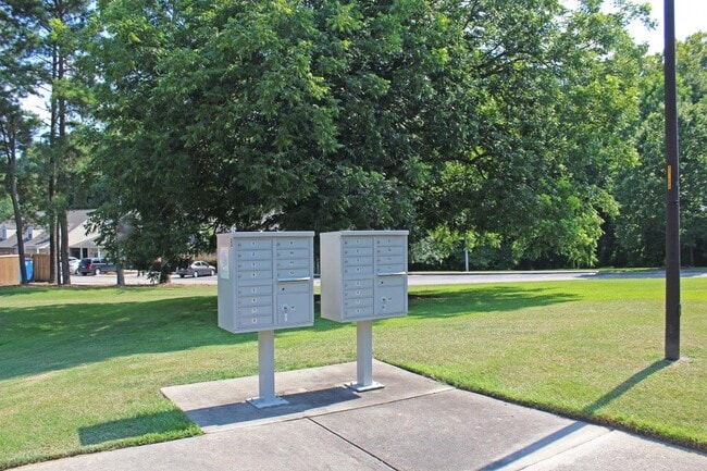 Oak Grove Apartments