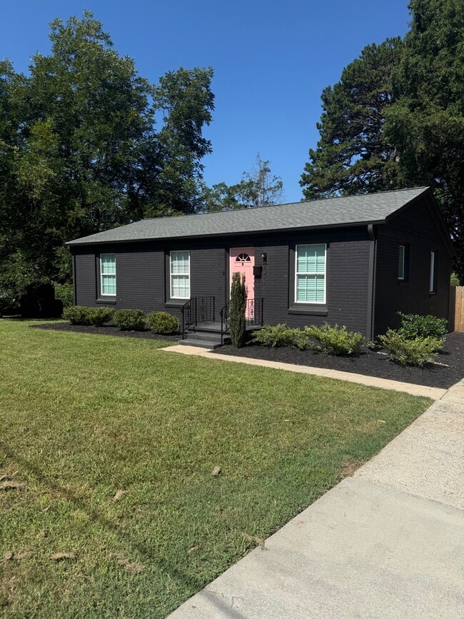 Photo - 2311 Crestview Drive