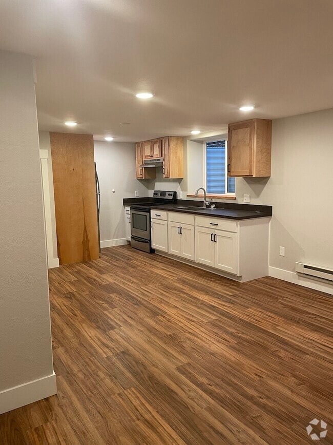 Building Photo - 1516 W Kent Ave Unit Basement Rental