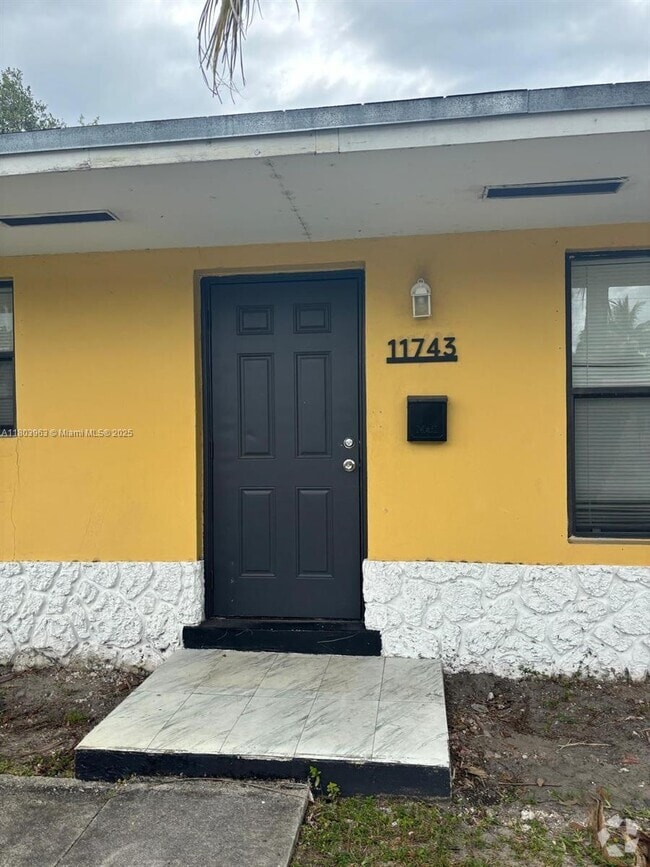 Building Photo - 11741 NE 14th Ave Unit 11743 Rental