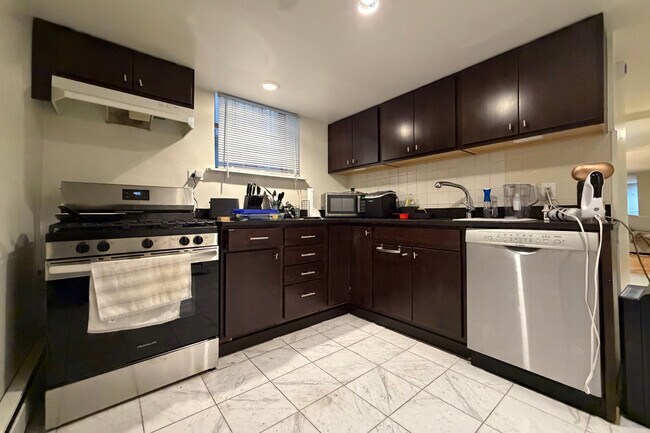 Photo - 2631 N Sheffield Ave Unit G