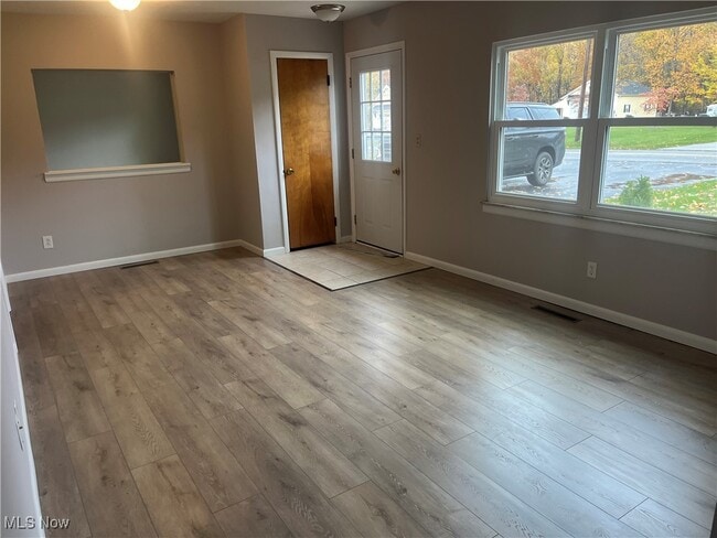 Photo - 1766 Green Rd