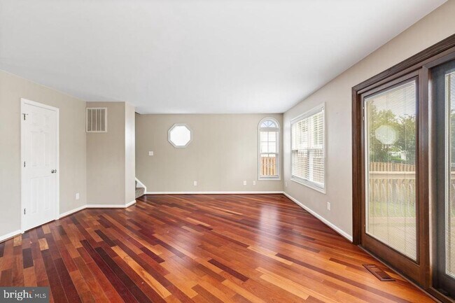 Photo - 10 Sassafras Ln