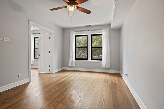 2211 W Winona St