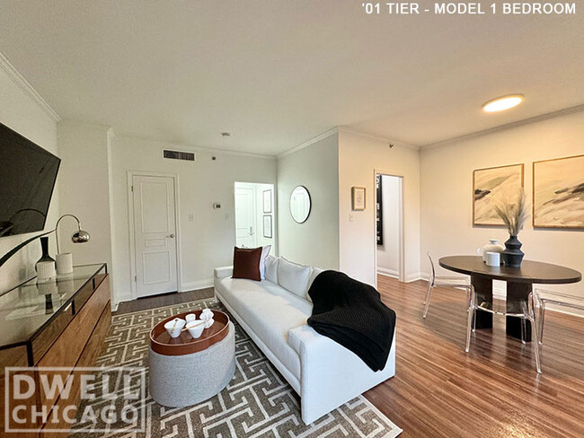 Building Photo - 260 E Chestnut St Unit 1 Rental