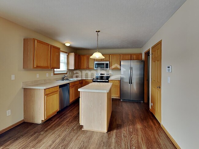 Photo - 69 Hutchison St