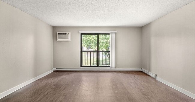 Photo - The Woods of Burnsville Apartments