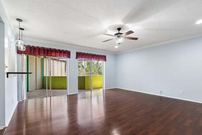 Photo - 2 Greenway Vlg N Unit 210