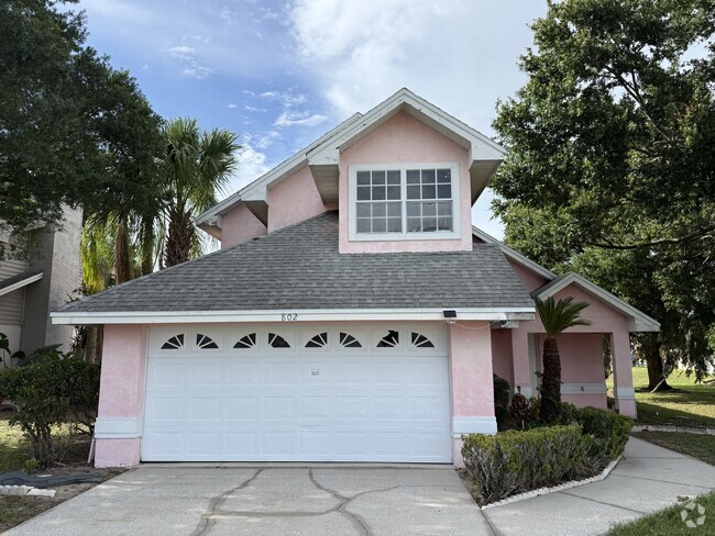 Building Photo - 802 Arietta Cir N Rental